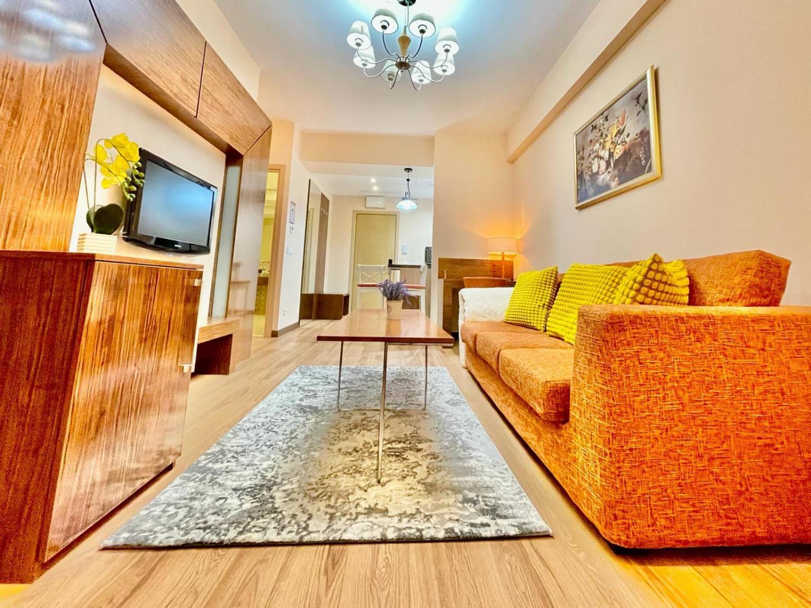 Royal Studio Apartment With A Perfect View - Yamaluxe Bukares Bagian luar foto
