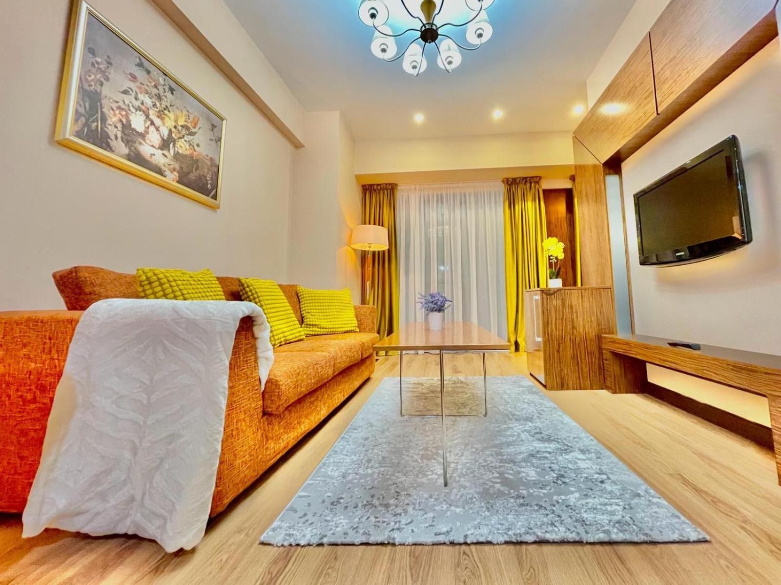 Royal Studio Apartment With A Perfect View - Yamaluxe Bukares Bagian luar foto