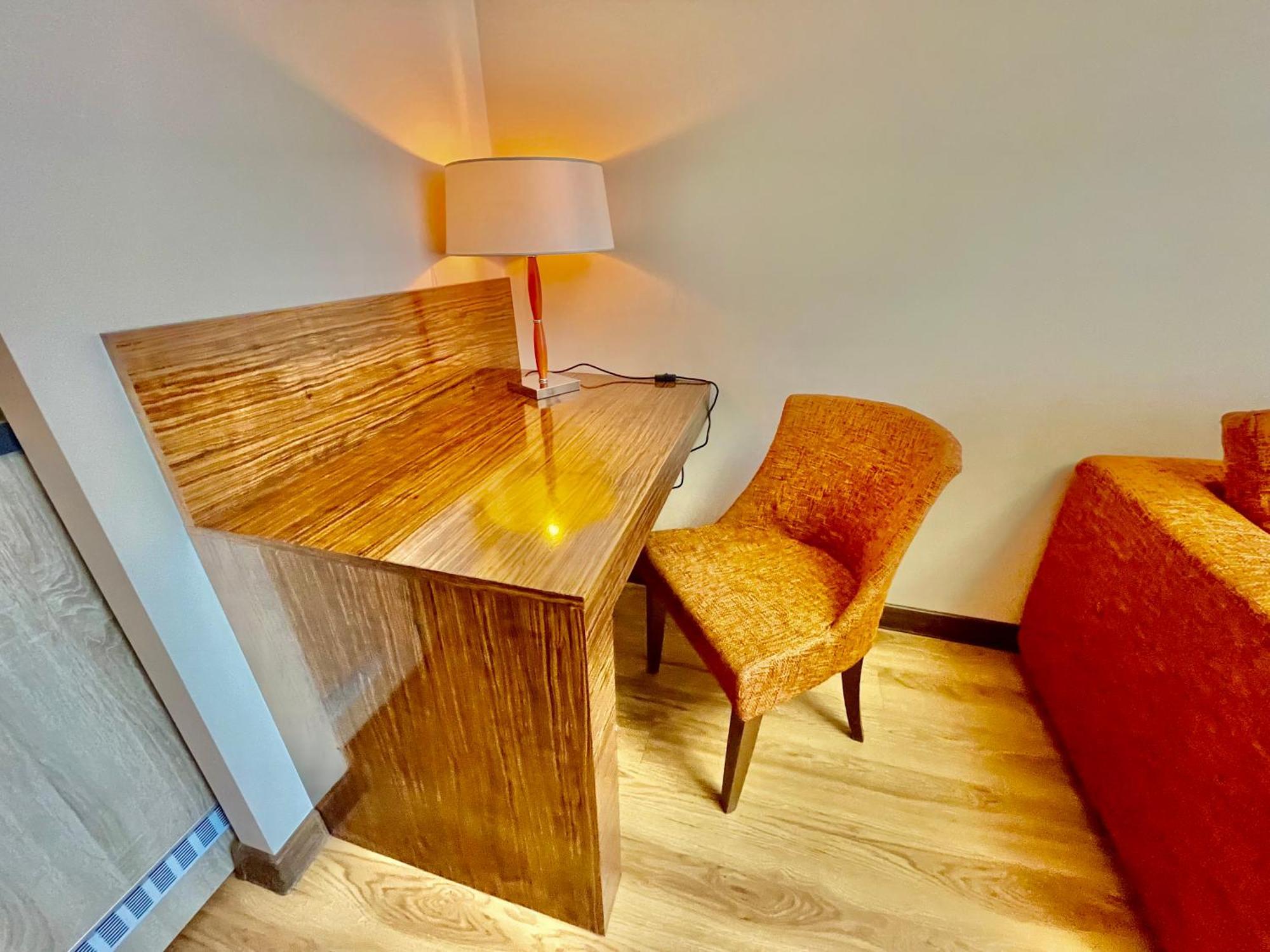 Royal Studio Apartment With A Perfect View - Yamaluxe Bukares Bagian luar foto